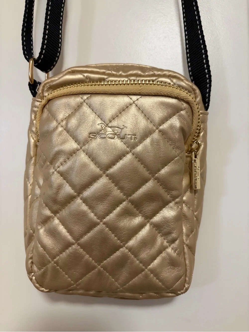 NWOT⚜️🐶SCOUT Quilted Metallic Gold Mini Crossbody Pouch Concert Bag ⚜️🐾